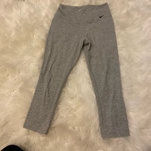 nike cropped leggings